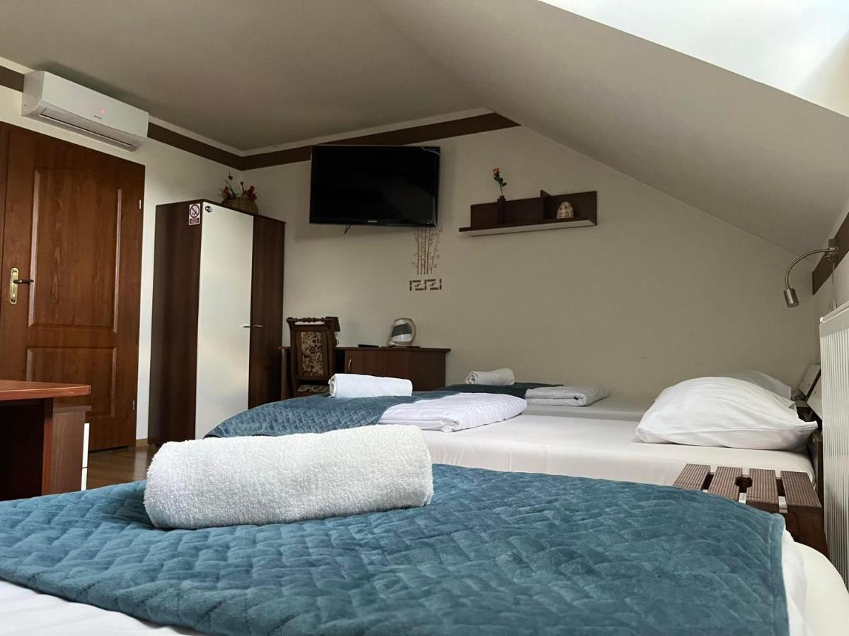 Kamienica Przy Bramie Hotell Opatow  Exteriör bild